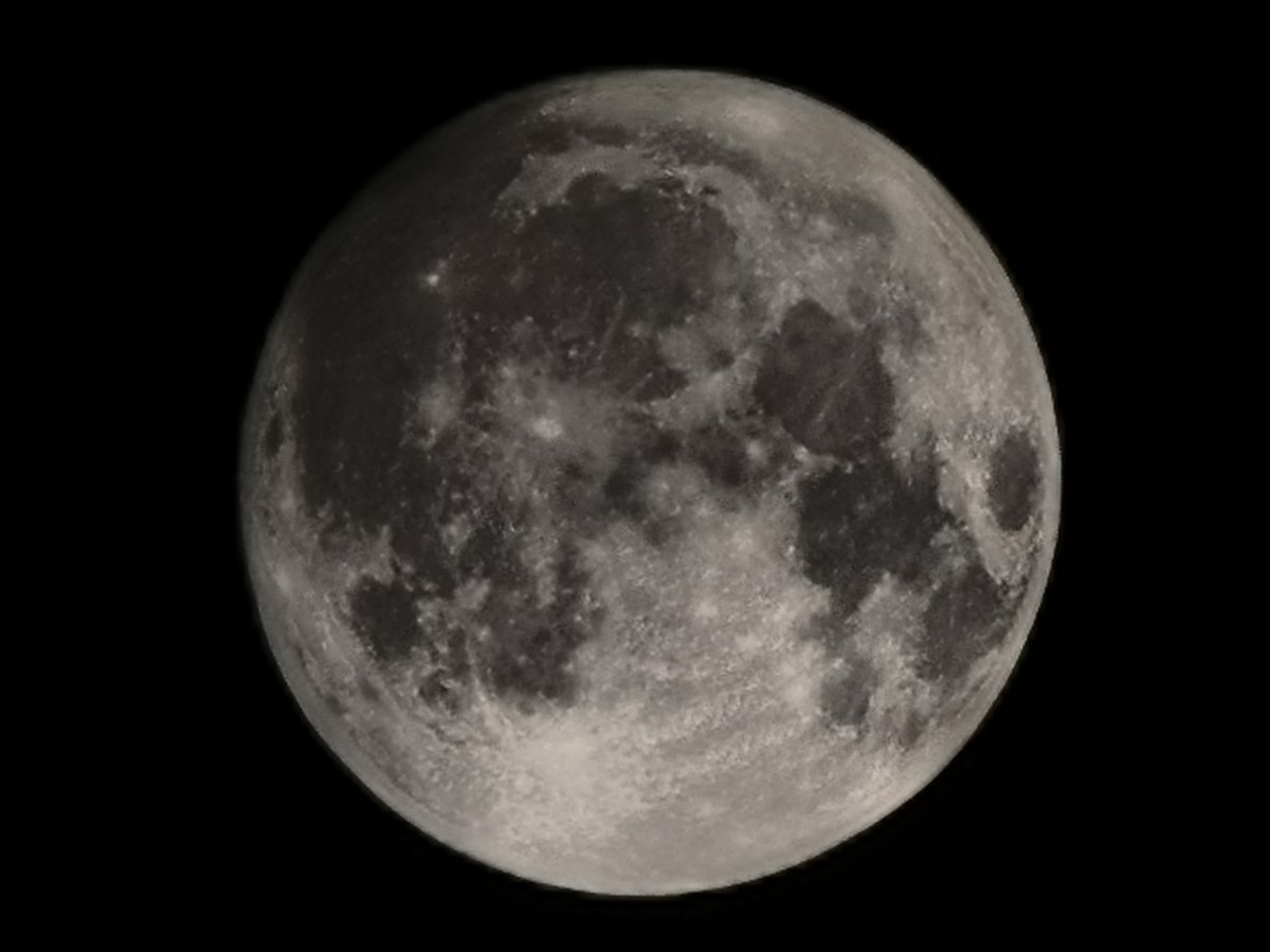 喝了奶茶，晚上睡不着。