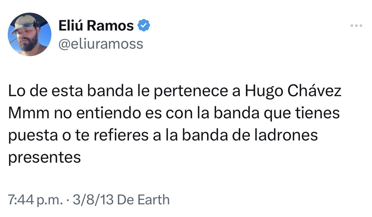 eliuramoss's tweet photo. Están sacando de contexto este tweet mío en el que intenté burlarme de la muerte de Chavez. No soy chavista y nunca lo he sido. No me acribillen por no saber redactar un chiste en el 2013.

Y solo porque me da arrechera que anden diciendo que fui chavista: Que sepan que me fui de vzla sin nada, después de que casi me metieran preso en las marchas del 2017 (como muchos). Hoy ni siquiera puedo ir a Venezuela. Así que digan lo que quieran de mí MENOS que fui un maldito chavista.