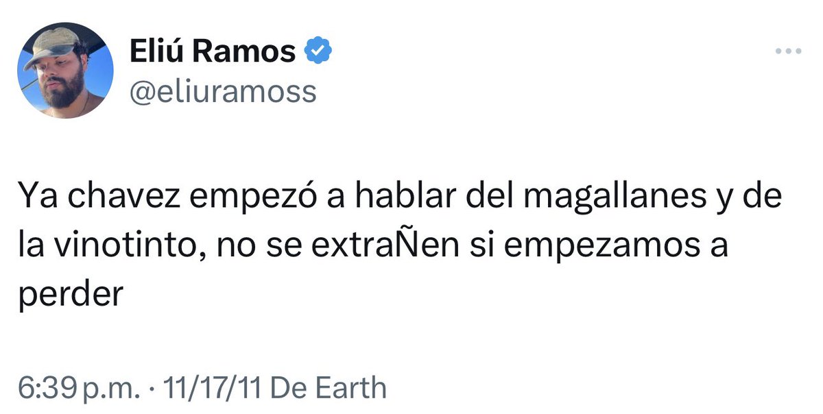 eliuramoss's tweet photo. Están sacando de contexto este tweet mío en el que intenté burlarme de la muerte de Chavez. No soy chavista y nunca lo he sido. No me acribillen por no saber redactar un chiste en el 2013.

Y solo porque me da arrechera que anden diciendo que fui chavista: Que sepan que me fui de vzla sin nada, después de que casi me metieran preso en las marchas del 2017 (como muchos). Hoy ni siquiera puedo ir a Venezuela. Así que digan lo que quieran de mí MENOS que fui un maldito chavista.