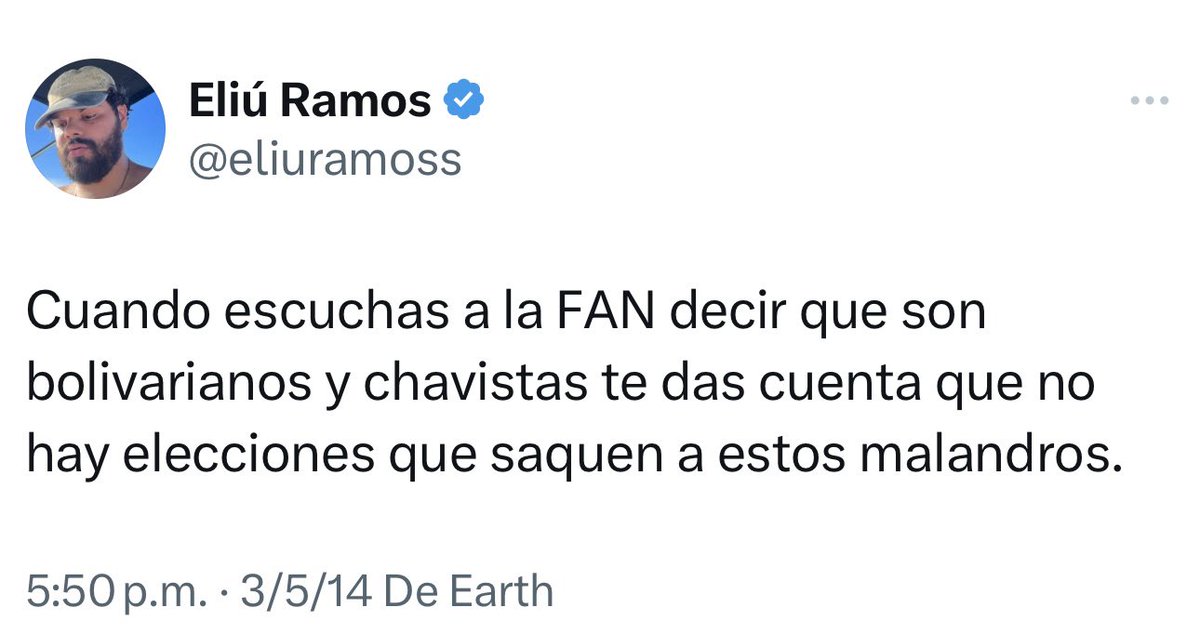 eliuramoss's tweet photo. Están sacando de contexto este tweet mío en el que intenté burlarme de la muerte de Chavez. No soy chavista y nunca lo he sido. No me acribillen por no saber redactar un chiste en el 2013.

Y solo porque me da arrechera que anden diciendo que fui chavista: Que sepan que me fui de vzla sin nada, después de que casi me metieran preso en las marchas del 2017 (como muchos). Hoy ni siquiera puedo ir a Venezuela. Así que digan lo que quieran de mí MENOS que fui un maldito chavista.