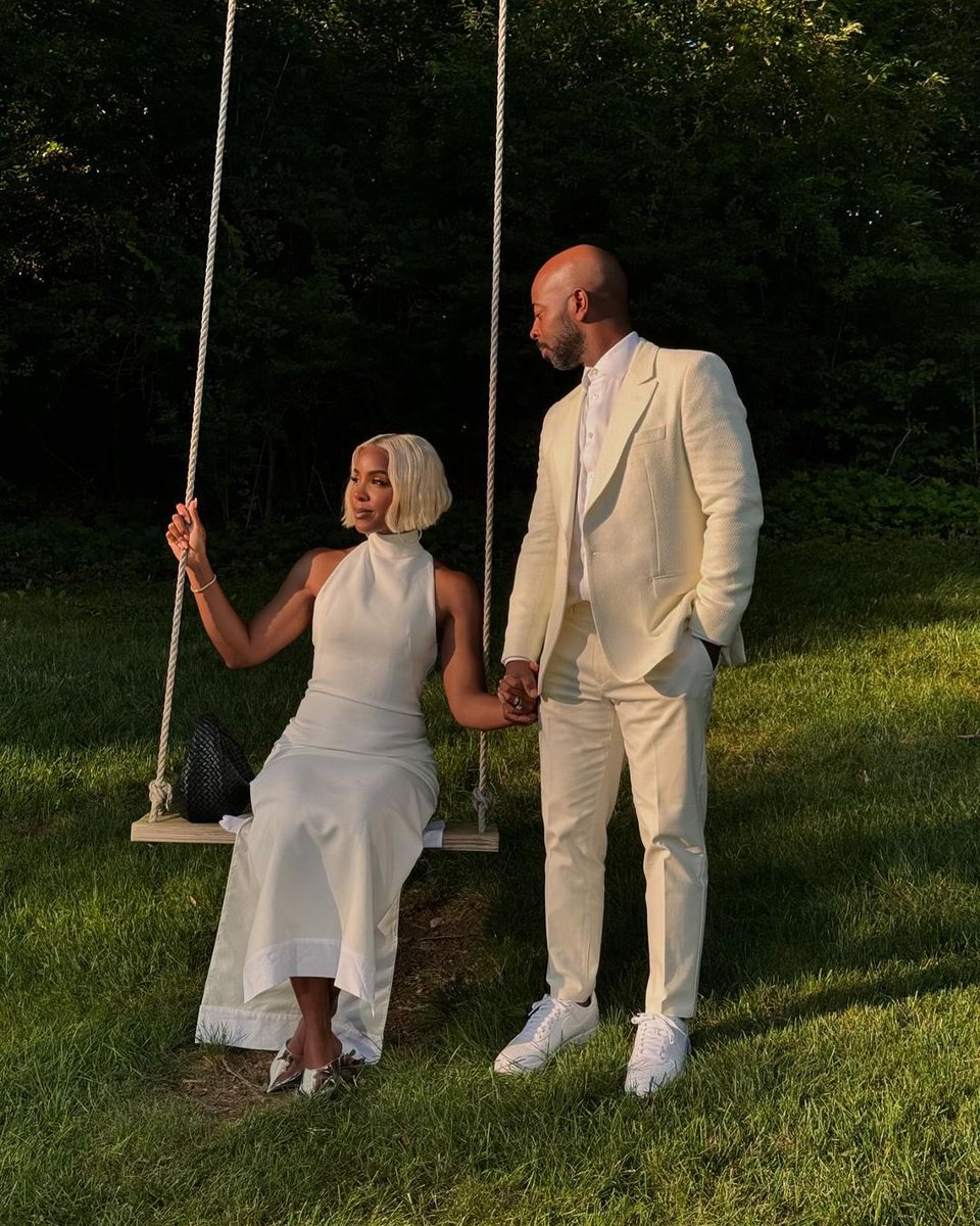 KELLYROWLAND's tweet photo. 🤍Summer with My Love🤍 https://t.co/Xn8EHg3AhH