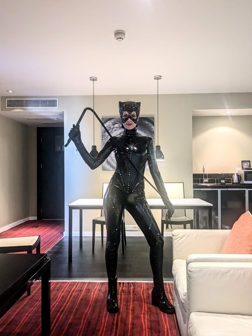 Meow https://t.co/nbxEIY2xDs<a href="/tag/rosewednesday"class="tags"><span>#rosewednesday</span></a>