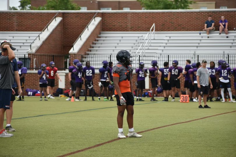 JakaiMoore5's tweet photo. Senior szn loading … https://t.co/VtgFqGp783