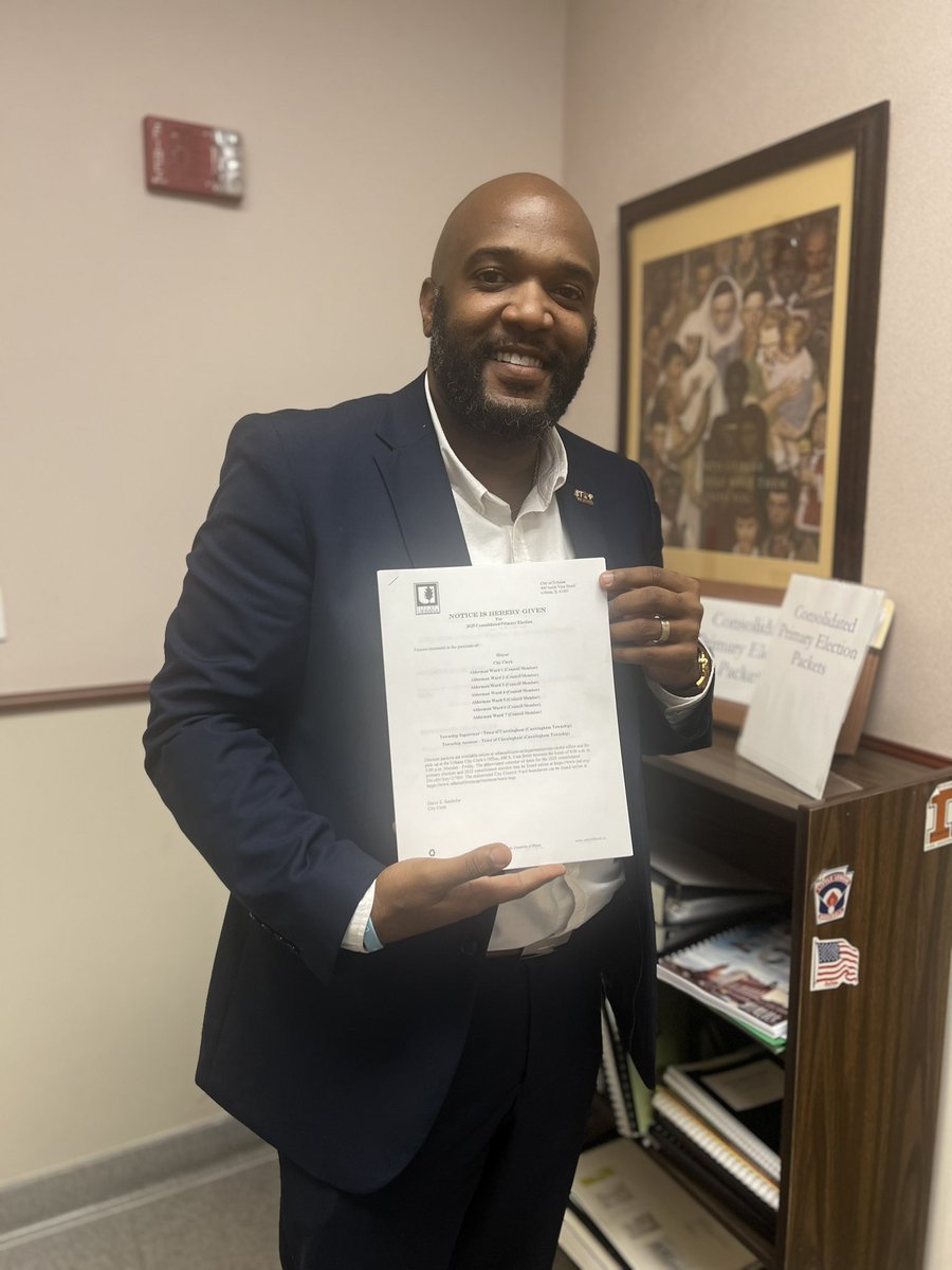 ElectDeShawn's tweet photo. Ready to make a difference! 

Just picked up my election packet and can’t wait to start collecting petition signatures tomorrow. 

Together, we can create a brighter future for our community!

#DeShawn4UrbanaMayor
#ChangeLedByU https://t.co/yc7IyhGONp