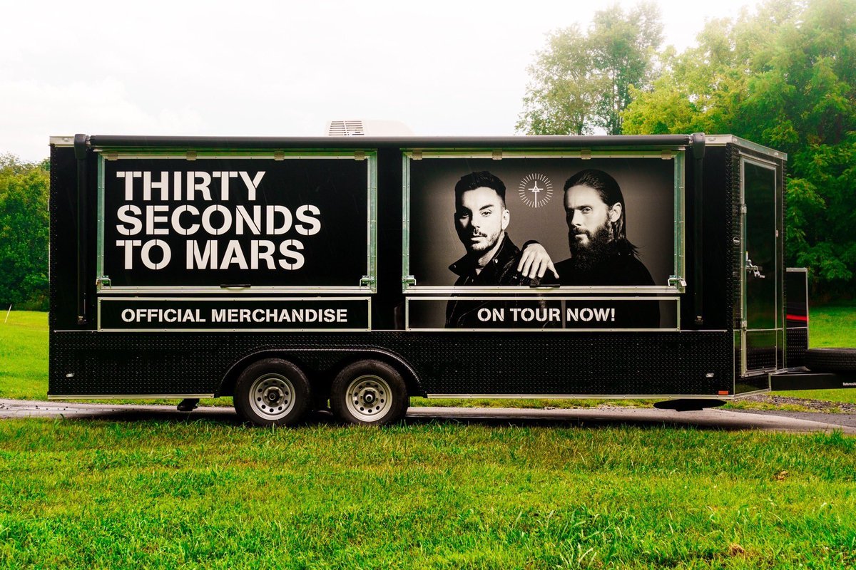 30SECONDSTOMARS's tweet image. MARS MERCH IS ON THE ROAD!! 🚀🚛
@MARSStore 

Head to the MARS merch trailer before the show for first dibs and early access on all your favorites 🤘

Access begins an hour before doors, you won’t want to miss this 🕺🏻
