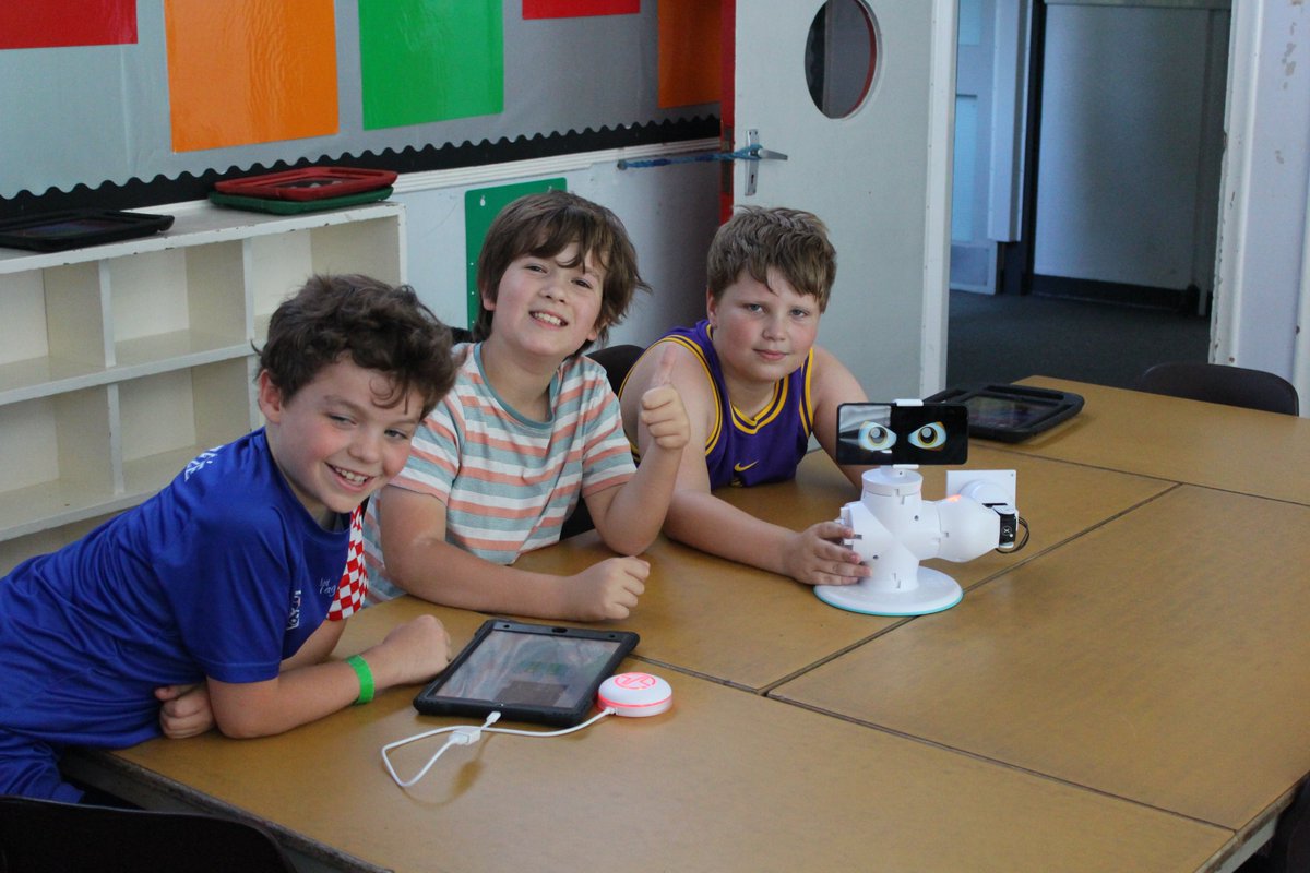 Robotics Day at CyberSquad Kids Summer Camp! 

The children loved coding the Shape Robotics Fable.  

Painting with Sphero Bolt Robots and the competition with our Dash robots  was highly entertaining!  

Thank you for all your support @LGFL <a href="/EppingTrust/">Epping Forest Schools Partnership Trust</a> @Mr_MDH_