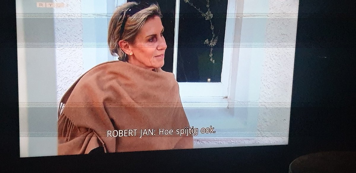 Misdenaam's tweet photo. #benbvolliefde. Els die hoort dat haar concurrent het slagveld verlaat en moeite doet om teleurgesteld te kijken, maar van binnen heel hard juicht. https://t.co/nzt0Ih6PaQ