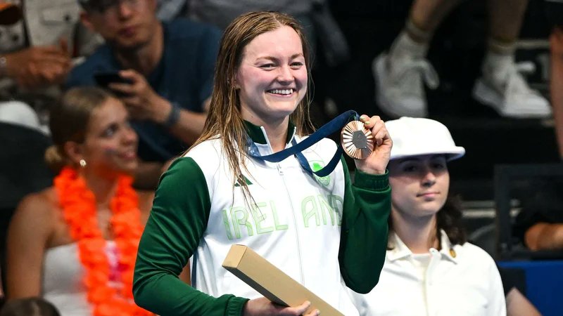 Mona McSharry, Ireland's first medallist in Paris 🥉

#RTESport #Paris2024
📱Updates rte.ie/b/1462301
📺Watch rte.ie/player/onnow/6…