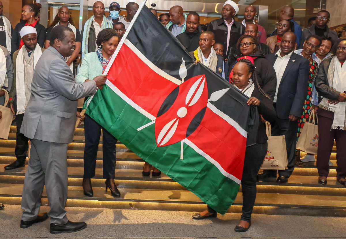 MusaliaMudavadi's tweet image. Today, we proudly send-off a cohort of Kenyan teachers who have secured job placements in various district schools across the United States of America.