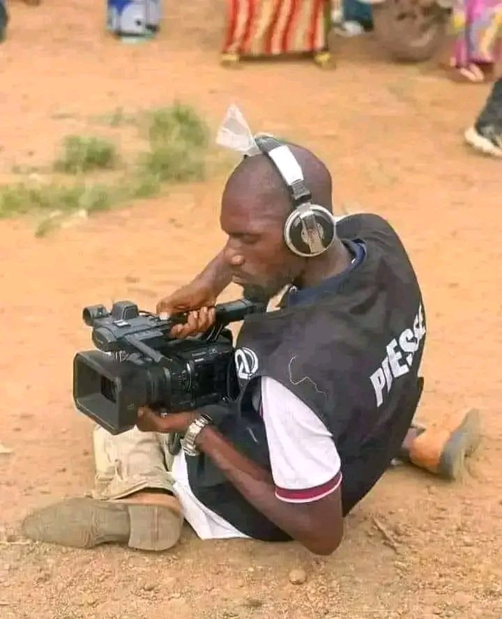 ConradMolefe's tweet photo. @zoomafrika1 The photographer https://t.co/LarAtgPAVK