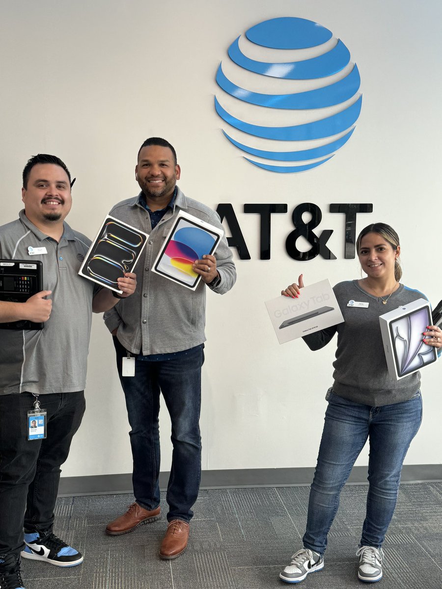 Celebrating Florida’sTax-Free Holiday for Back to School 2024. Get your student back to school ready with the latest tech. #attemployee #OneFLA #Lakeland