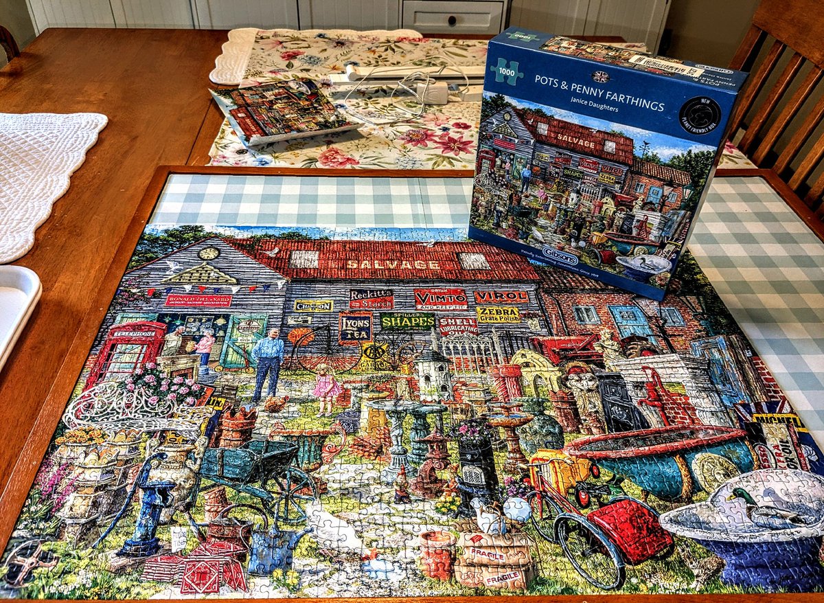 ThePuzzler64's tweet image. Gibsons puzzles 
Pots and Penny Farthings
#pickers 🛻🛴🛞🛢️🚲🚦📻🪟🧱🛁🪞🧰🪜🏺🪦