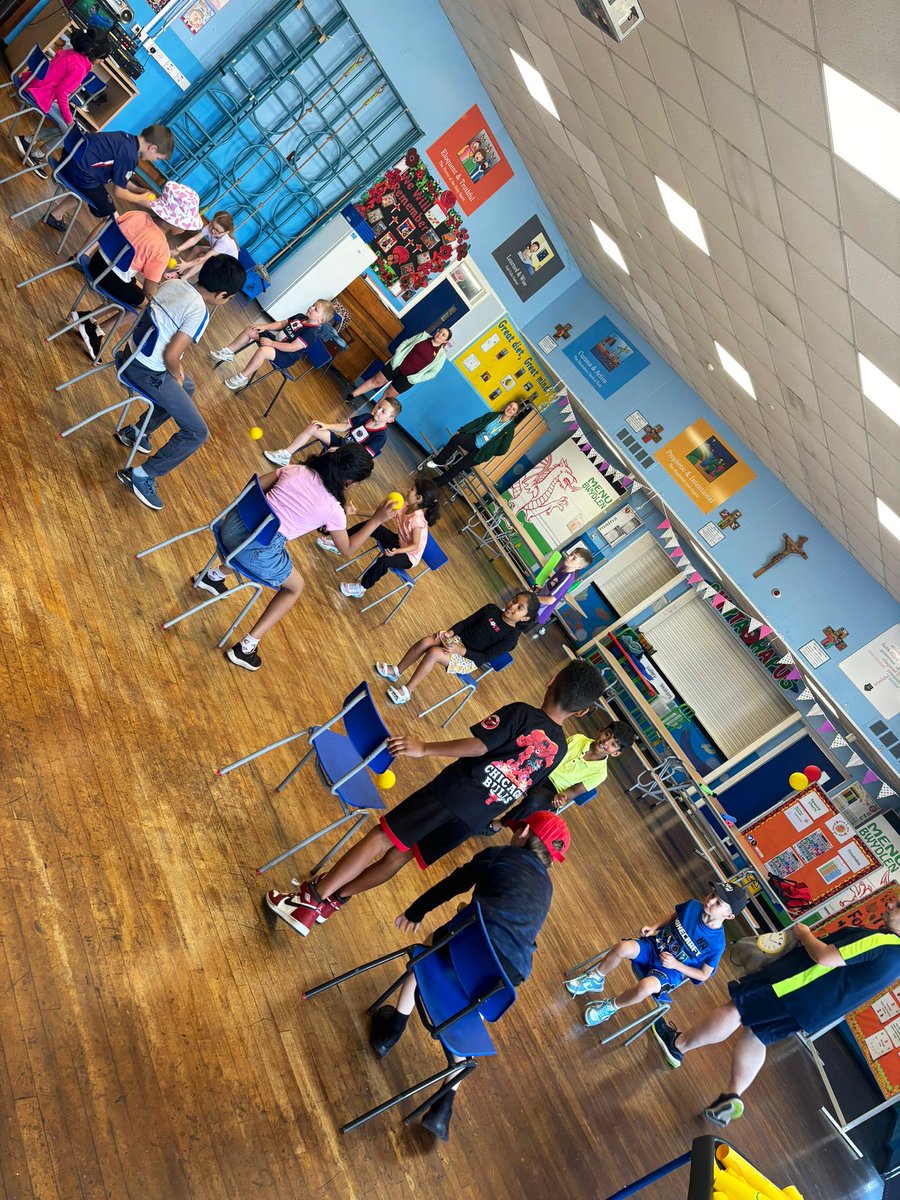 marys_rc's tweet photo. Food and Fun
Day 5
Our Food and Fun pupils enjoyed playing Clock Cricket today led by the amazing Mr Jones 🏏
@StAloysiusRC
@MerthyrCBC @foodandfunwales @JanineBrill #BCAcommunity
#inclusiveexercise
#ClockCricket https://t.co/GVBHcw8dC6