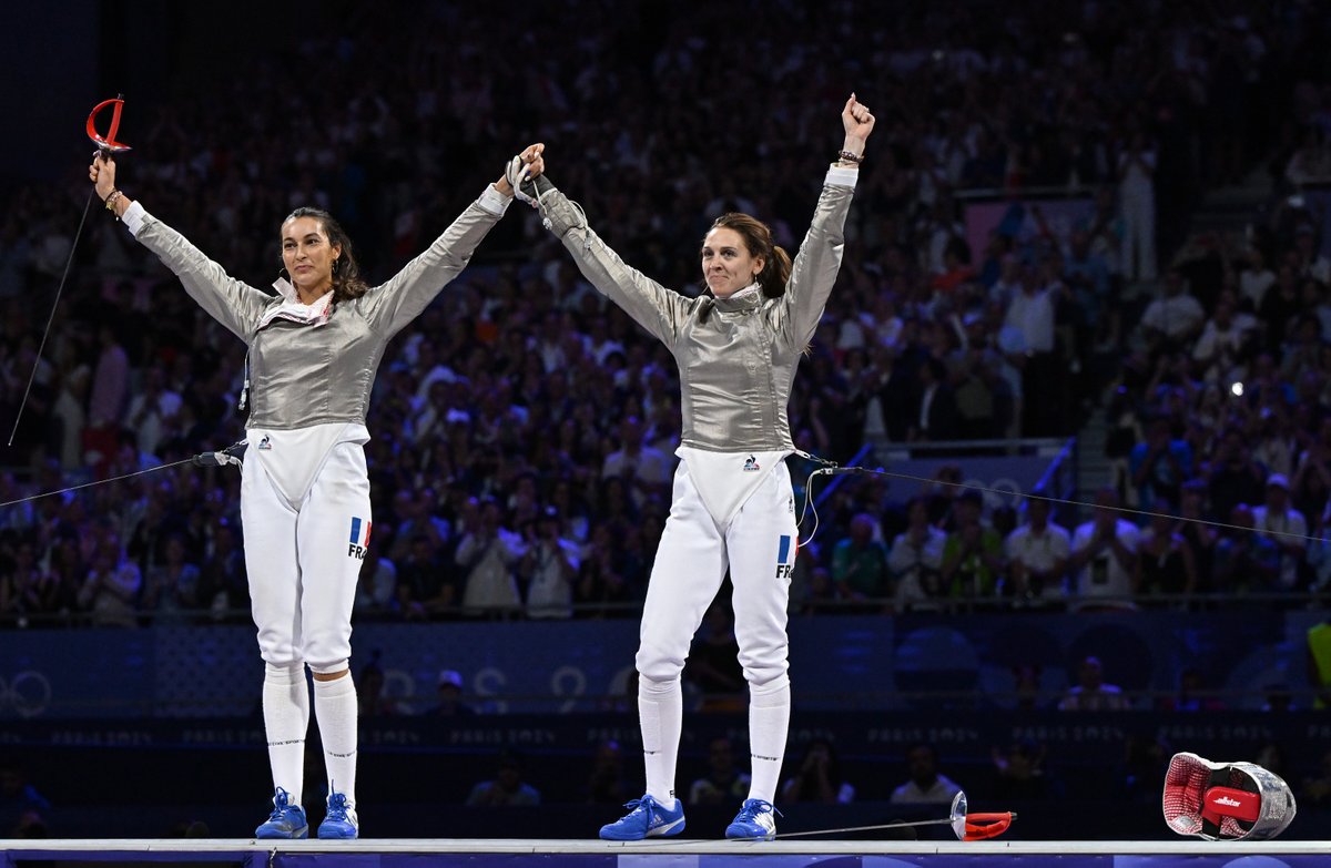 🥇 OLYMPIC CHAMPION ALERT 🥇 Manon Apithy-Brunet 🇫🇷 wins GOLD in the women’s individual sabre event. She beat her teammate Sara Balzer 🇫🇷 12-15.

<a href="/BalzerSara/">sara balzer</a>  <a href="/Noune_Brunette/">Manon Apithy</a>  <a href="/ffescrime/">Fédération Française d'Escrime</a>  <a href="/EquipeFRA/">Equipe France</a> 

@paris2024 @olympics #fencing #RoadToParis #OlympicGames #Olympics #Paris2024