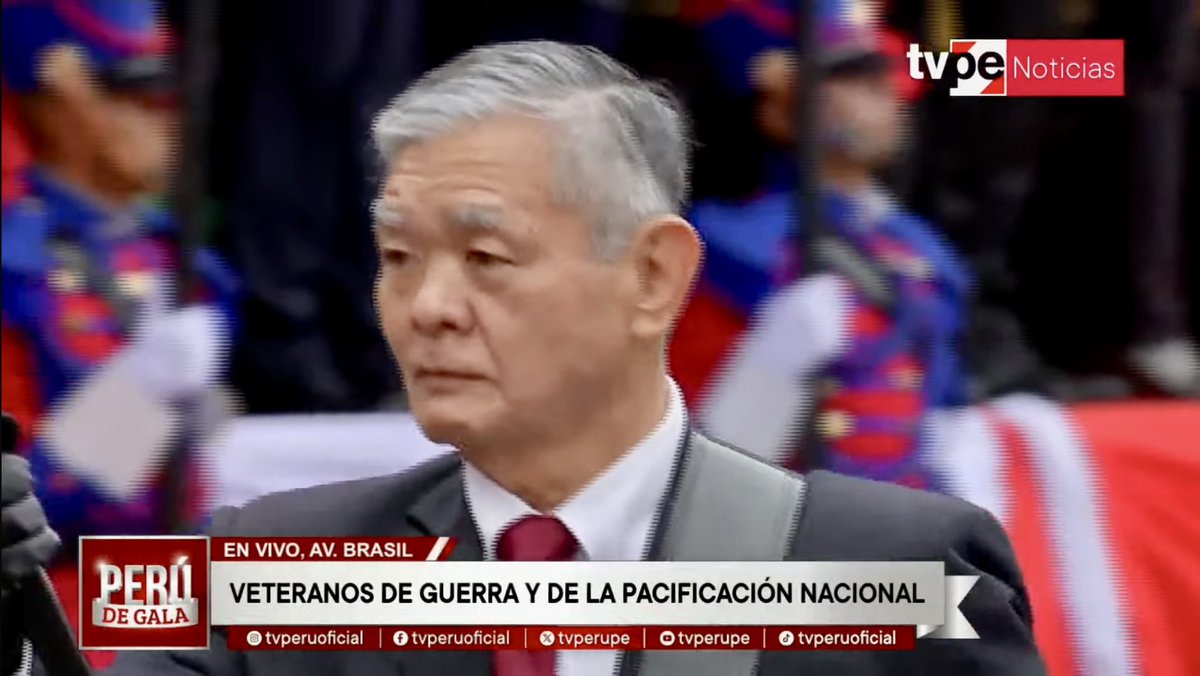 DiegoAcuOficial's tweet photo. Un año más que me lleno de profunda emoción al ver desfilar a los héroes que lucharon por nosotros y nos devolvieron la paz. 

Honor y gloria a nuestros veteranos de guerra y de la pacificación nacional. 

¡Honor y gloria!
¡Viva el Perú! https://t.co/4wLIZFUlBT