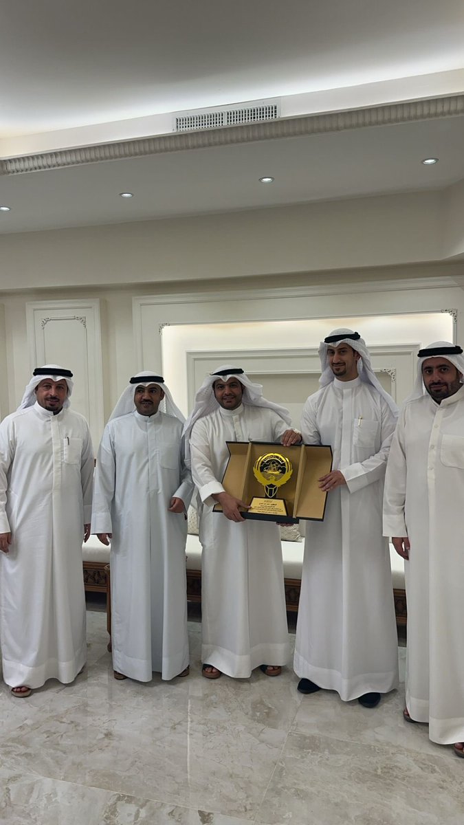 nasser_abor8bh's tweet photo. شرفنا اليوم 
الدكتور/ حمد جبر العنزي
بزيارته لنا بالديوان 
ونشكره علي جهوده المبذوله واخلاصه بالعمل
ووفقه الله لما فيه خير للبلاد والعباد
 
وحضر التكريم كل من :
د. محمد حمود الجبري
م. عبدالرزاق متروك الرويلي 
  فهد مقعد أبورقبه
أ. سعود ناصر أبورقبه https://t.co/3kYX9isyw2
