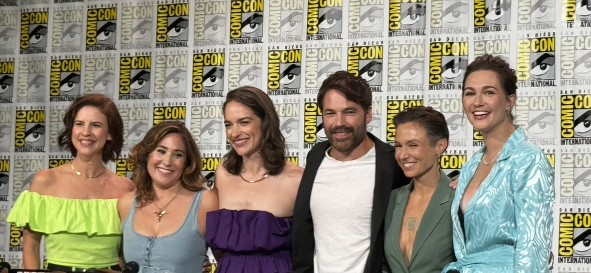 KCMOORE18's tweet photo. Ahhhhhh I can’t wait! 🔥🔥🔥 #WynonnaEarp #Vengeance #Tubi #IsItFallYet? Getting to watch this trailer at SDCC with some of my best friends was an experience I will always remember and cherish! https://t.co/ckAtg0SesA