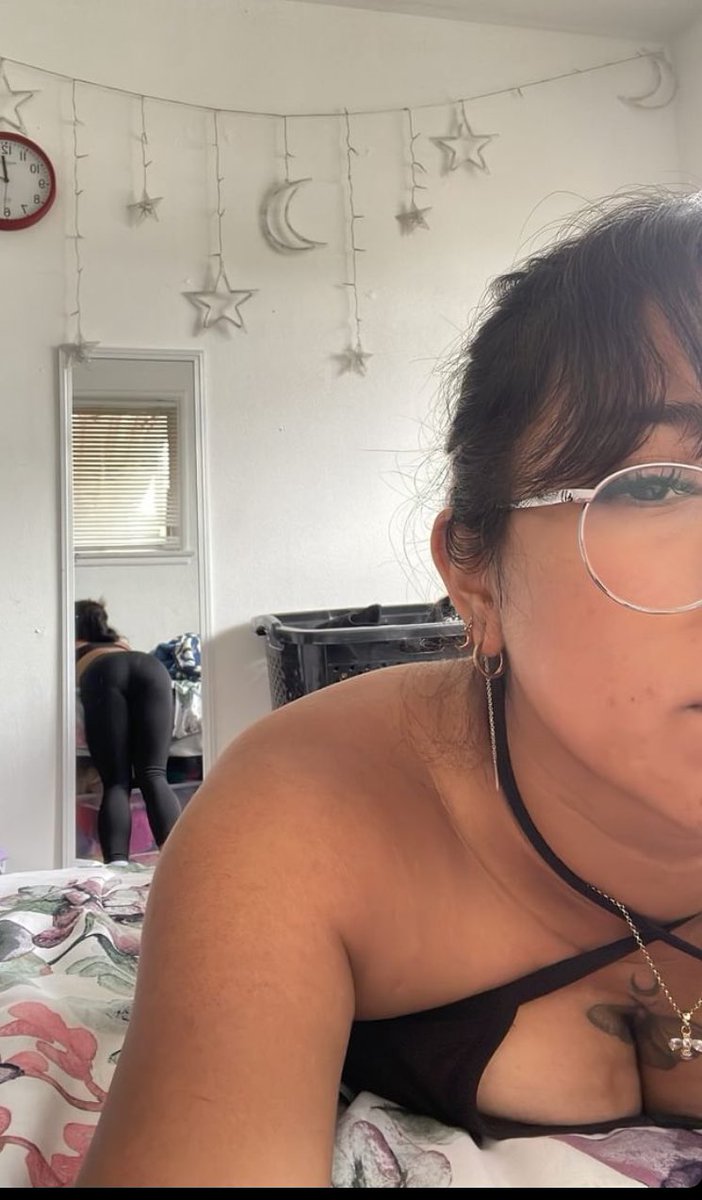 myvids9000's tweet photo. wanna get ur cock rated and praised :3 hmu 

#buyingcontent #dickrate #cockrate #horny https://t.co/DSUEvJy72V