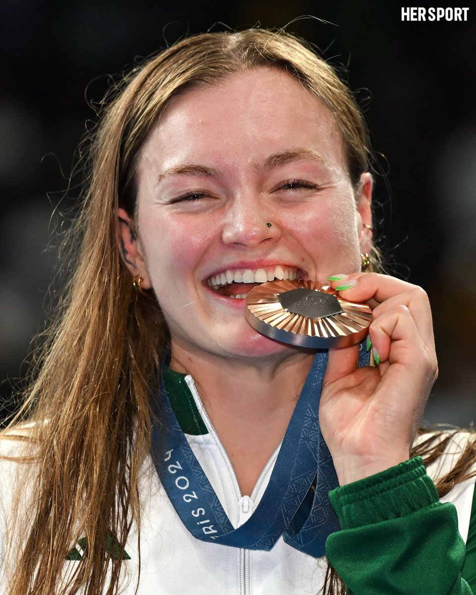 HISTORIC FOR IRISH SWIMMING!
Mona McSharry claims bronze at the Olympics - winning Ireland’s 1st medal in Paris. The 1st Olympic medal in Irish swimming in 28 years with more swims to come and high hopes for Ireland 🇮🇪 

Reply to this so the whole country can celebrate her win 🎉