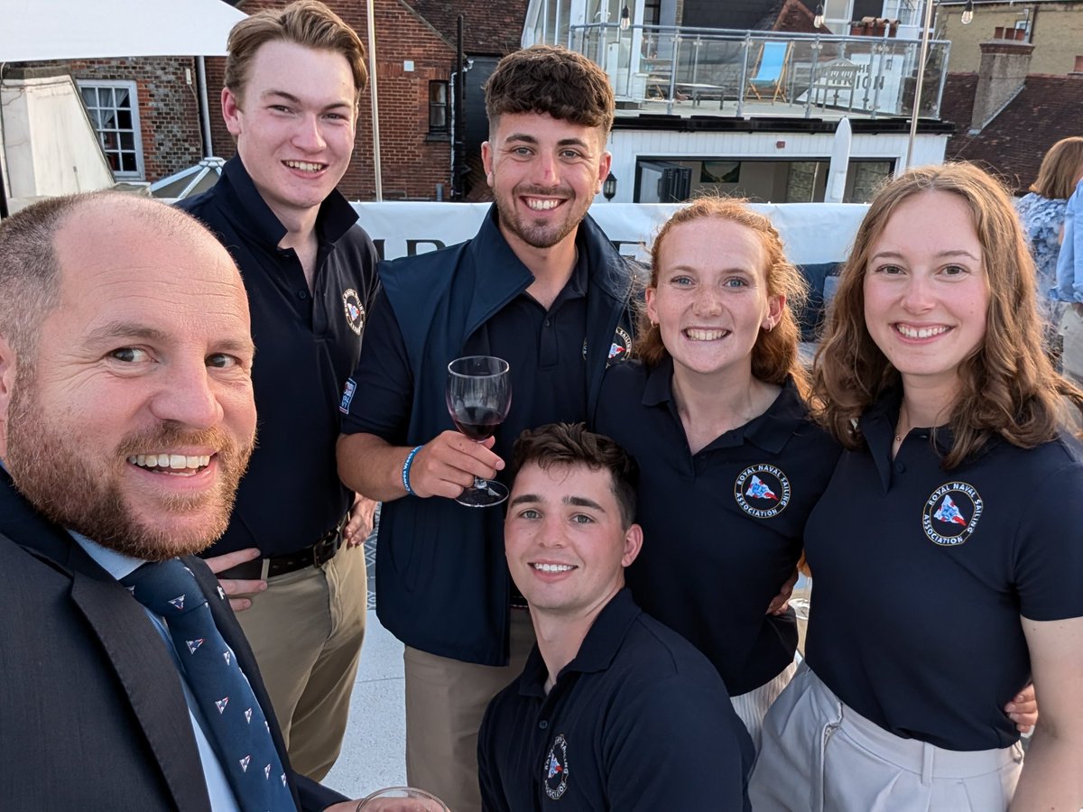 marcushember's tweet photo. With the @royalnavy sailing team at Cowes Week; success on the water! ⛵#RNSA #cowesweek @RNJobsUK https://t.co/BoEJyey3zw