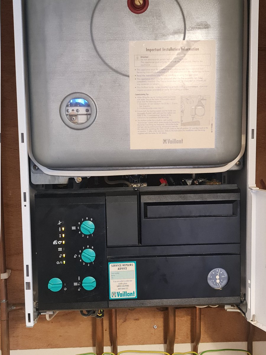 gasman_cornwall's tweet photo. 24-year-old boiler stays in service!
The customer sourced a reconditioned part but I was more than happy to fit it! As an apprentice I used to fit water section repair kits to these valves whilst on site!
#repairnotreplace
#vaillant
#turbomax
#breakdown
#breakdownengineer https://t.co/MUR6mtqW2W