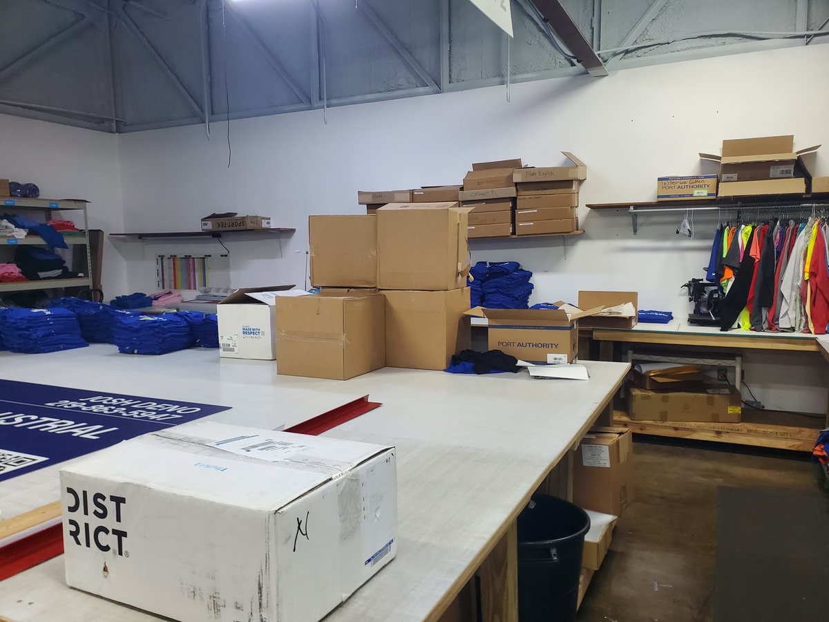 SignArtEtc's tweet photo. Small tour of the Sign Art Etc. building 👀

#tour #smallbusiness #signartetc #signs #banners #stepandrepeatbackdrop #customization https://t.co/X4M8QnaAsu