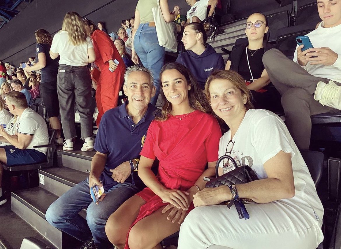 Aly_Raisman's tweet image. Update… my parents are a lot more relaxed this time