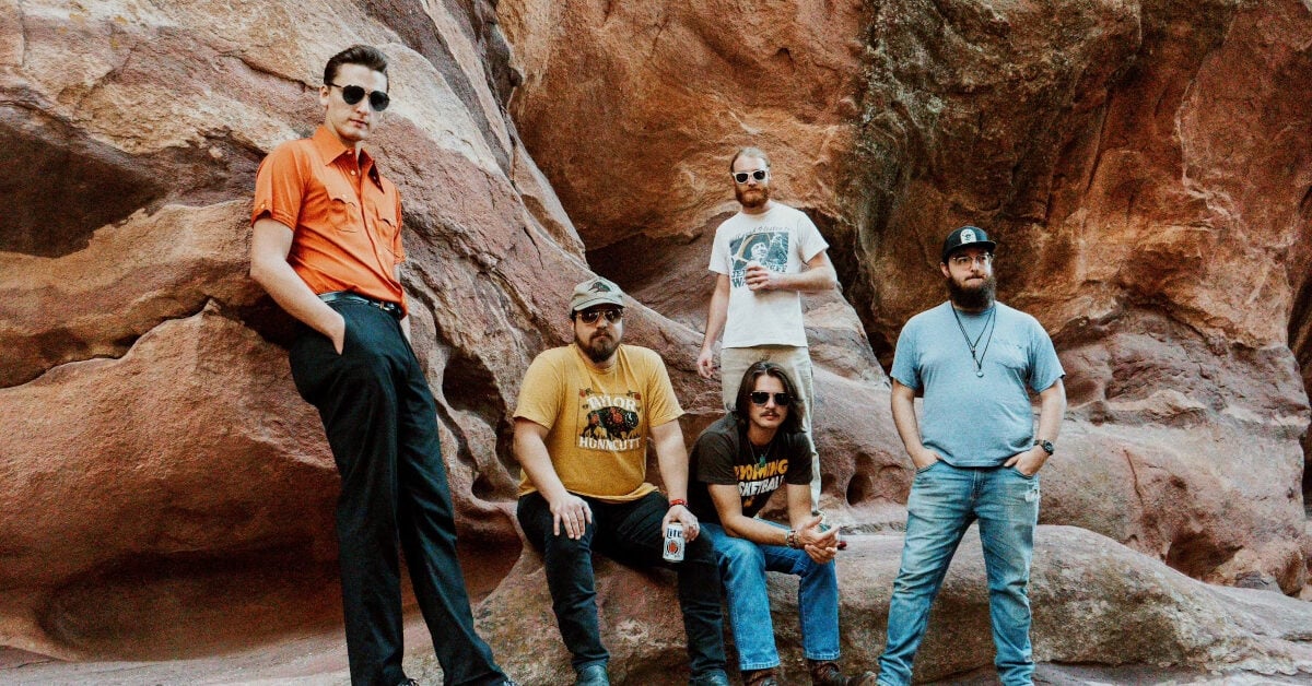 DavidChapaMusic's tweet photo. Album Review- Red Clay Strays – “Made By These Moments” https://t.co/W5tanvUNaF https://t.co/X23gmPnnRC