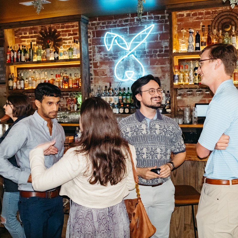 bhmbizalliance's tweet image. 📆 Join us this Thursday, August 1 from 5 to 7 p.m. at @uptownjazzbham for First Round! Enjoy networking and community, PLUS your first round is on us. Thank you to our sponsor, @synovus! Register here: heyor.ca/AHkGqd. #FirstRound #NetworkingEvent