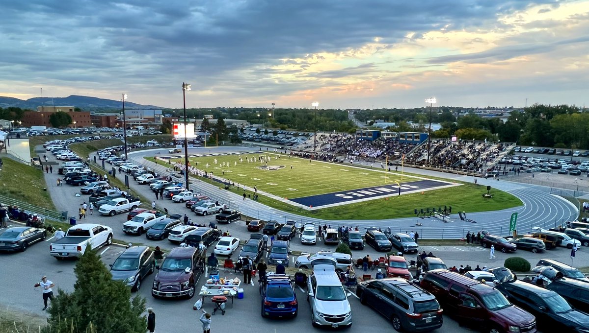 O’Harra Stadium - Rapid City, South Dakota

🏠 South Dakota Mines football

350 cars can park around the field &amp; continue tailgating DURING the game 🚘🍻