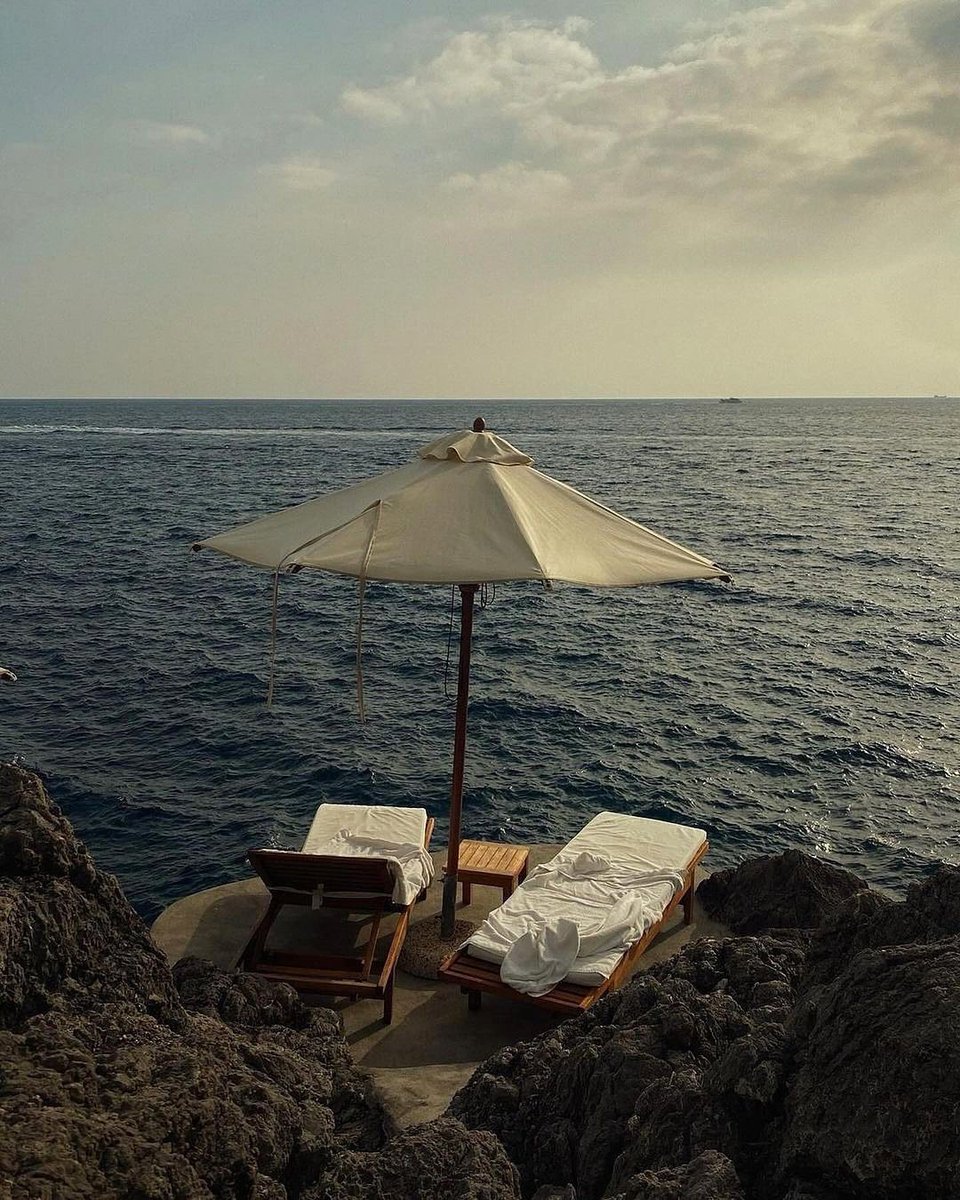 TopWorldHotel's tweet photo. A hidden gem on Italy’s Amalfi Coast, Casa Privata offers exclusive suites surrounded by lush gardens and a private rocky beach. Experience unmatched tranquility and beauty in Italy.
📷: liveranilorenzo 

#TopWorldHotel #AmalfiCoast #Italy #Hotel https://t.co/kK29PBNU9h