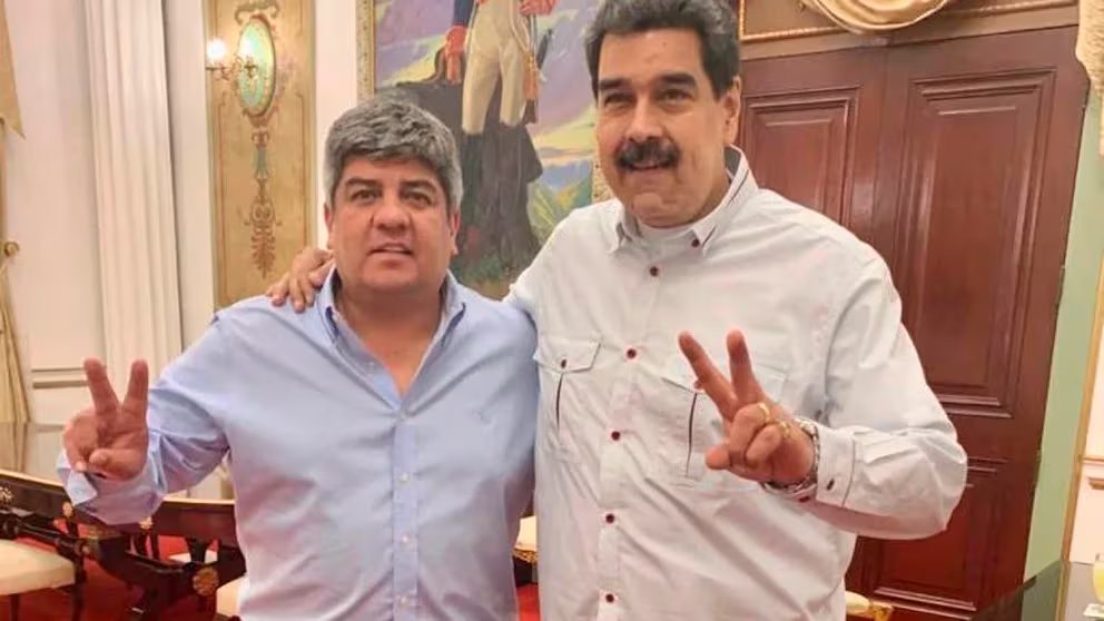 RAMIROMARRA's tweet photo. Pablo Escobar no quiso sumarse a la foto porque le parecia que le podia jugar en contra. https://t.co/rJNuI8y9gv