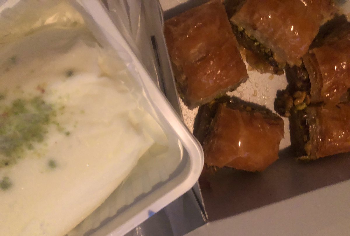 Kız nazarınız değmezse birşey diyicem sevilmek ne güzel şey  ya 🥹