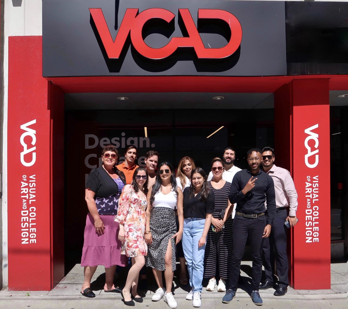 VCAD's tweet image. Our #VCAD community thrives thanks to our amazing staff. We're grateful for their dedication, wealth of knowledge,  and sense of humour 😄Come meet our faculty, explore our programs, and experience the vibrant VCAD community at the National Open House
 👉  bit.ly/3ymiWmG