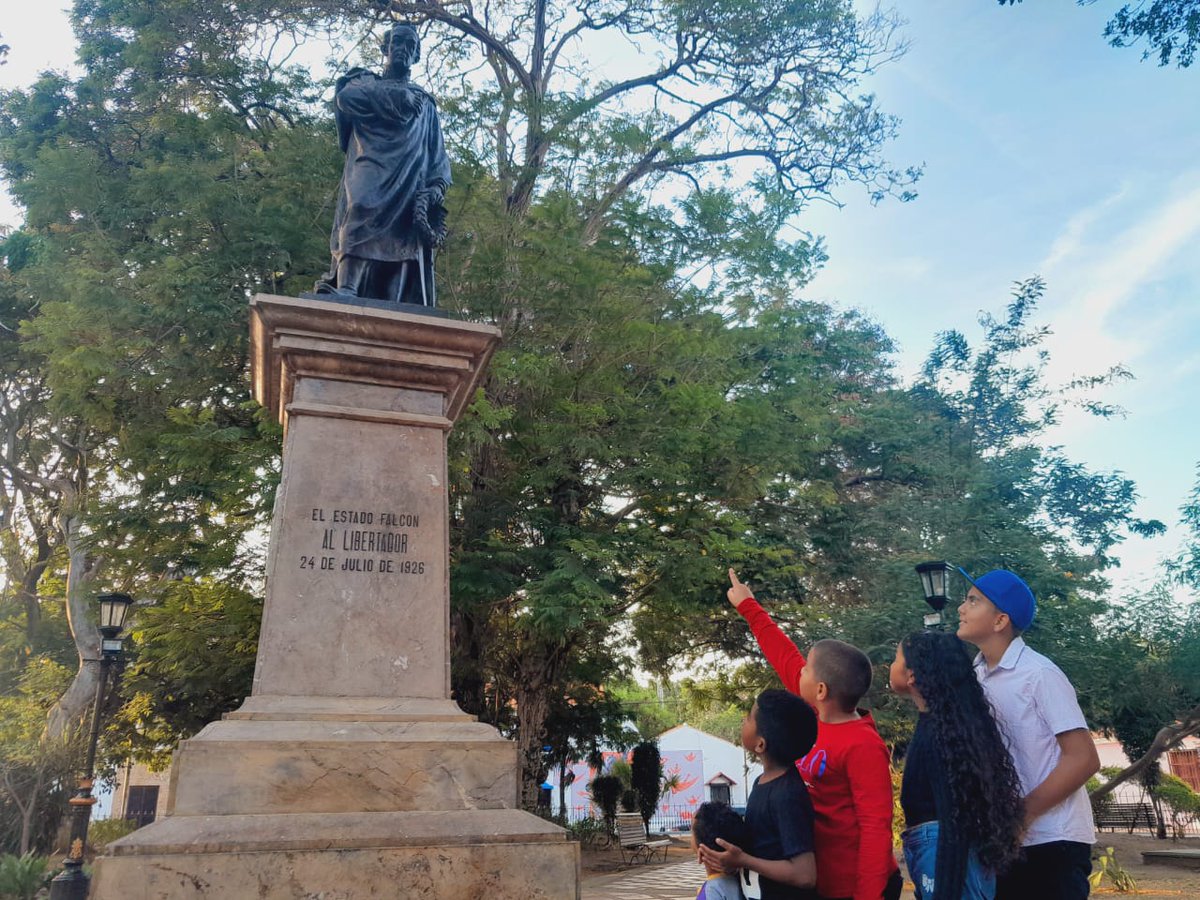 Sólo confiando en nuestra gente avanzamos juntos hacia un mañana con mas oportunidades y más calidad de vida porque ente todos mejoraremos paso a paso 
#NicoLike #CLAP 📦