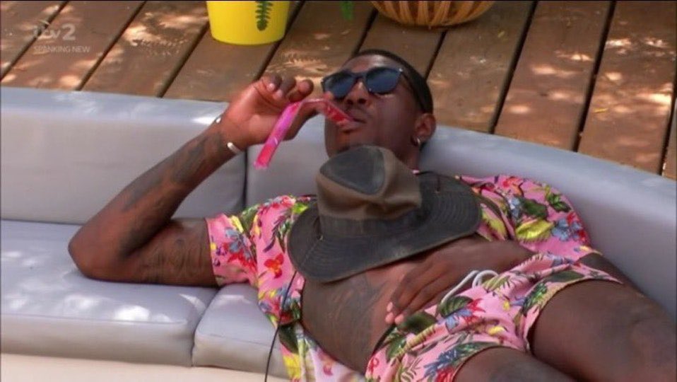 trecytulsh's tweet photo. The Facebook moms don’t play about Nicole and Cieran so I’m expecting the unexpected especially with Jess and Sam randomly winning last time #loveisland https://t.co/qi9MPkSI6C