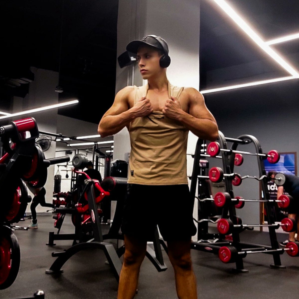 J_D_FITNESS's tweet photo. Los resultados solo llegan a través del proceso diario,  ten paciencia, día a día,  momento a momento da lo mejor de ti y obtendrás los resultados soñados 💪🏽

#fitness #gym #fit #aesthetic #gymrat #fitnessmodel #gymit https://t.co/IYqw9vfDwn