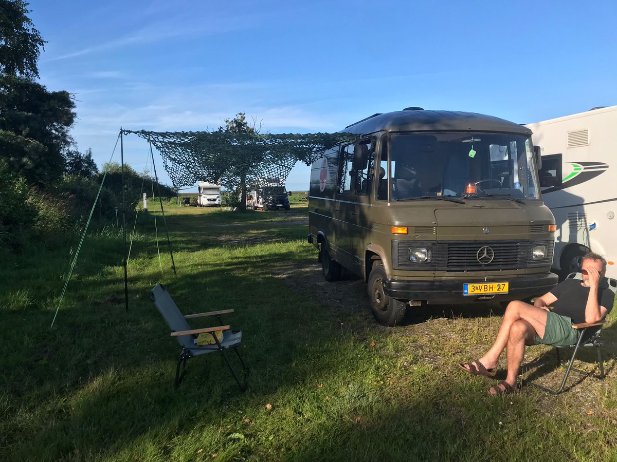 vans_vintage's tweet photo. Groene Gast is met zeer blije huurders op Rømø #GROENEGAST #MERCEDESD508 #LEGERAMBULANCE #RETROCAMPER #STOER #TEHUUR #GAEROPUIT2024 #RELAX https://t.co/ZafMnVbiEG