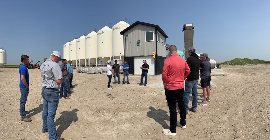 alpinepfl's tweet photo. We're grateful to @SynergyAGGovan for hosting us at their Govan facility, providing a tour, and sharing insights on the ALPINE liquid kit for their seed drill. Thanks for their hospitality and expertise. #ALPINE #Ag #LiquidKit https://t.co/mkDQLpyhrD