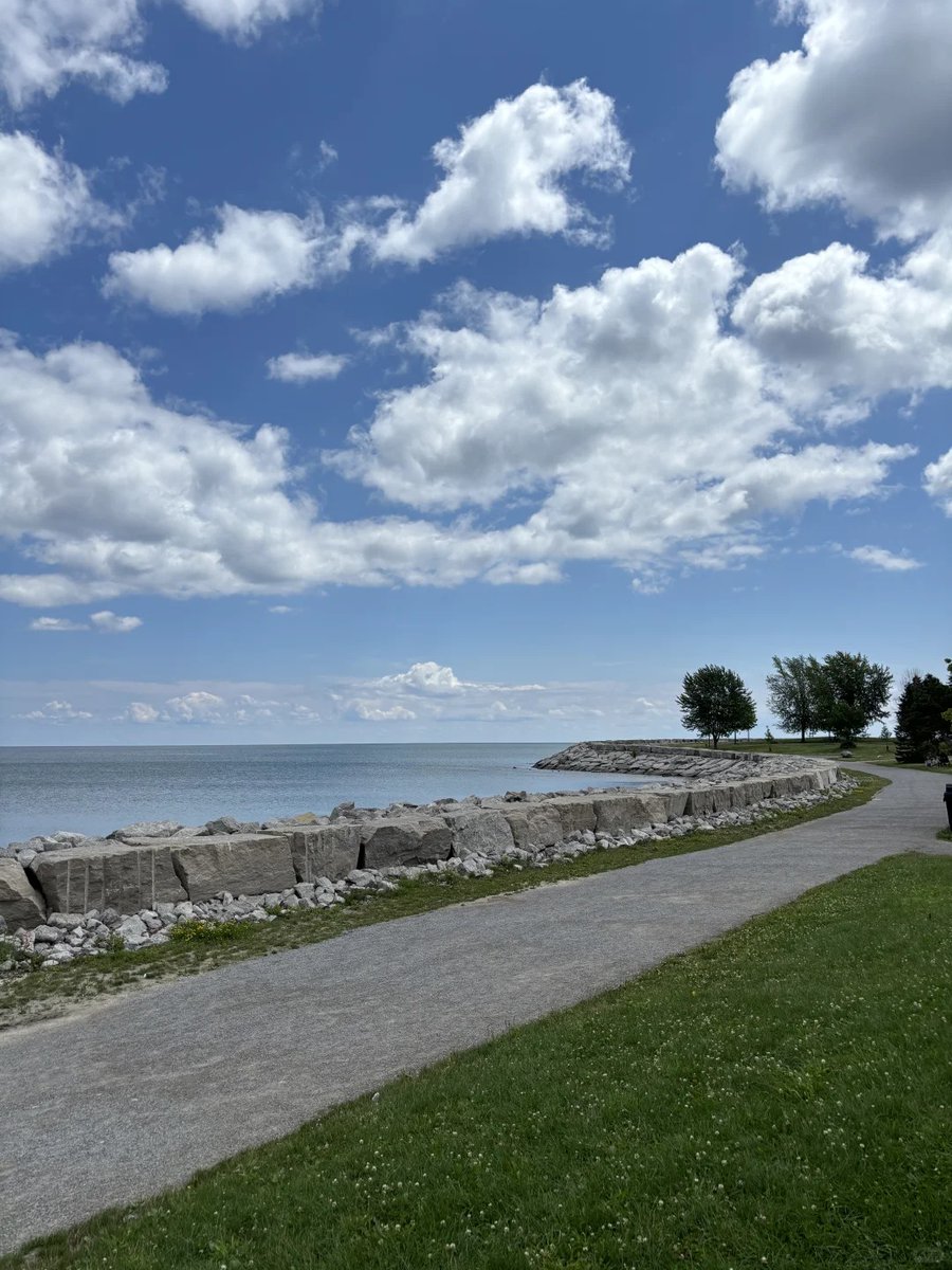 first8673's tweet image. Immersed in a landscape that feels both timeless and magical. ⏳✨