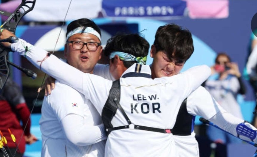 zzimcap's tweet image. 우리나라는 양궁 국가대표를 뽑을때
체계적이고 투명한 시스템에서 선발한다고 들은거 같은데
그게 맞다면 선수들의 실력도 최고지만
실력이 있으면 누구나 국대가 될 수 있다는 
이런 기대감도 대회를 휩쓰는 원동력의 
큰부분을 차지한다고 생각된다..
근데 축구는 참...쫌 그렇지않나..