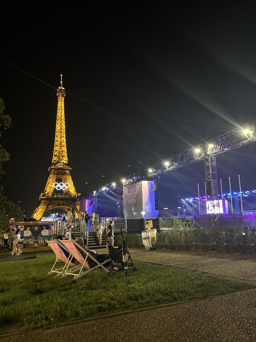 Rebeca M E' tweet media