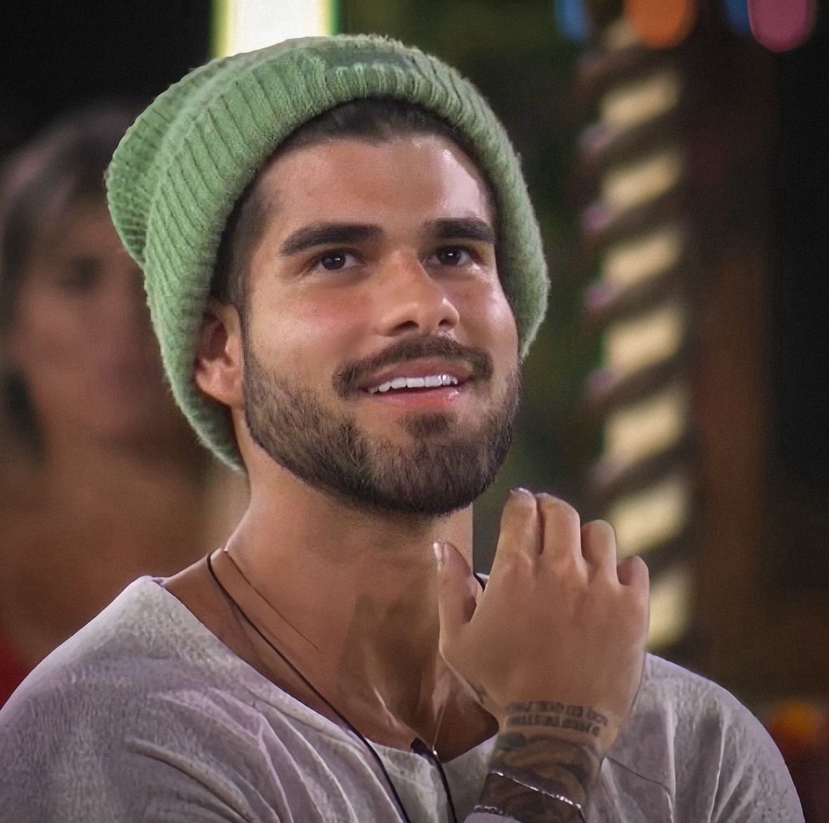 Acabei de postar essa foto no meu feed da rede vizinha e venho trazer o desafio pra voces que me acompanharam na <a href="/agconquista/">A Grande Conquista</a> duvido quem acerta que dia foi esse e o que aconteceu esse dia dentro do reality 😝 boa noite 💛🙏🏼