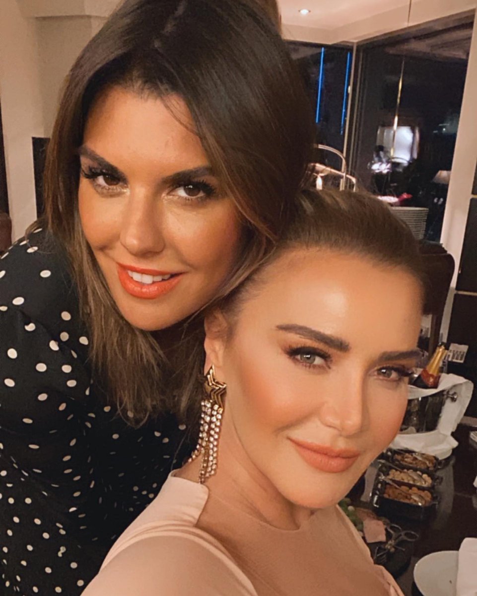 If your heart is facing the sun, you will not be afraid of sadness. Let love fill every corner and light up our journey of life.