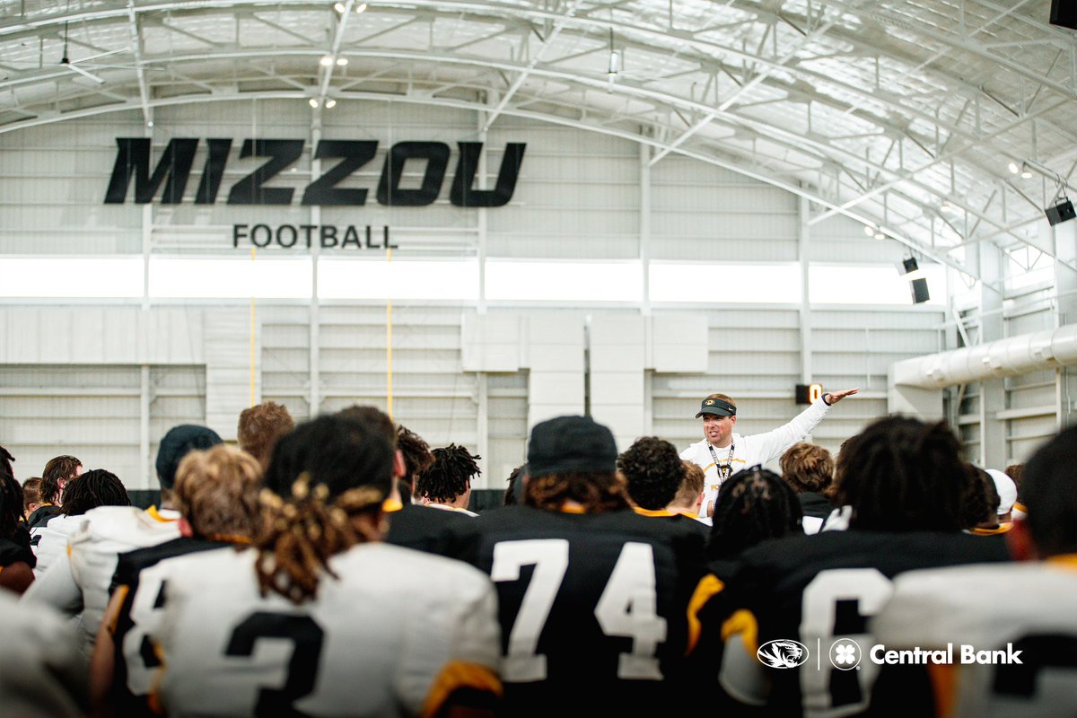 Little by little, little becomes a lot.

#MIZ | #STP