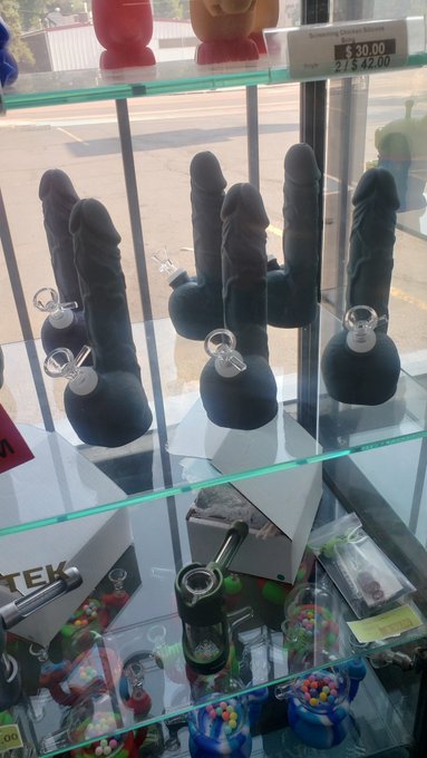 Would you smoke through one of these?  #dick #bong #sissy @AkiraKristensen  @bambiccutie  @sis_submissive @weedthotss<a href="/tag/dick"class="tags">#dick</a><a href="/tag/bong"class="tags">#bong</a><a href="/tag/sissy"class="tags"><span>#sissy</span></a>