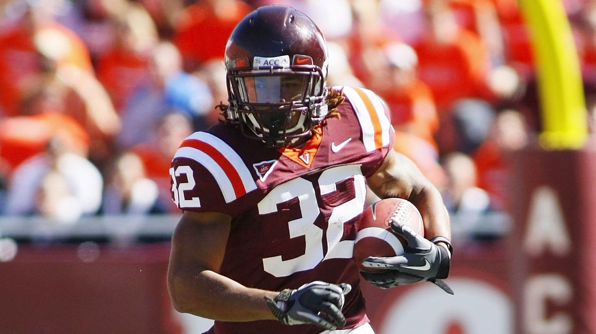 Bluegrass504's tweet image. 3⃣2⃣ days until @HokiesFB returns!!   

#GoHokies 🦃 #BeatVandy

Darren Evans