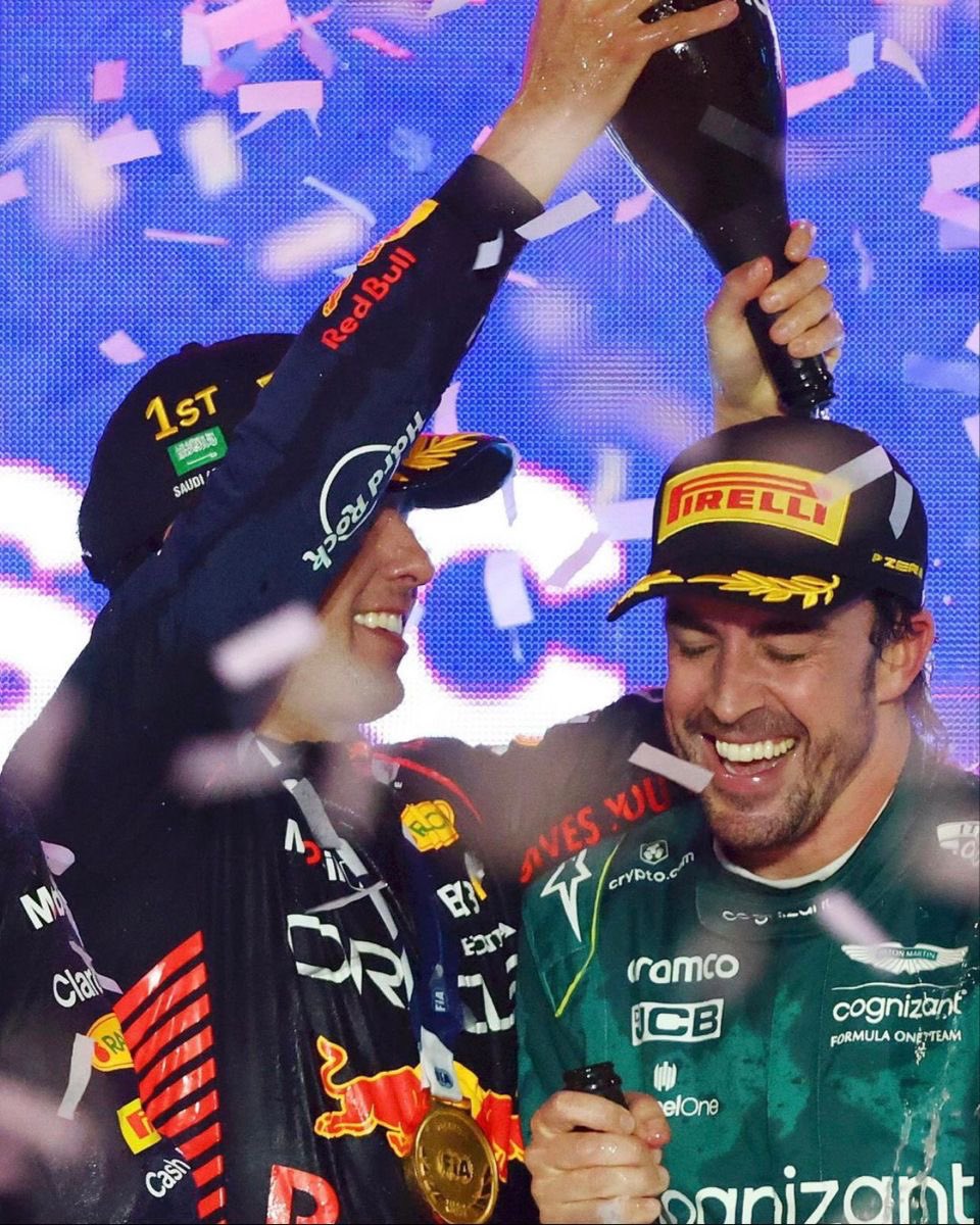 IamAnel03's tweet image. Ya es bien tarde pero no me quería quedar sin las ganas de felicitar a Alonso por su cumpleaños, por eso abro hilo de algunos de mis momentos preferidos que tiene con checo.🧵