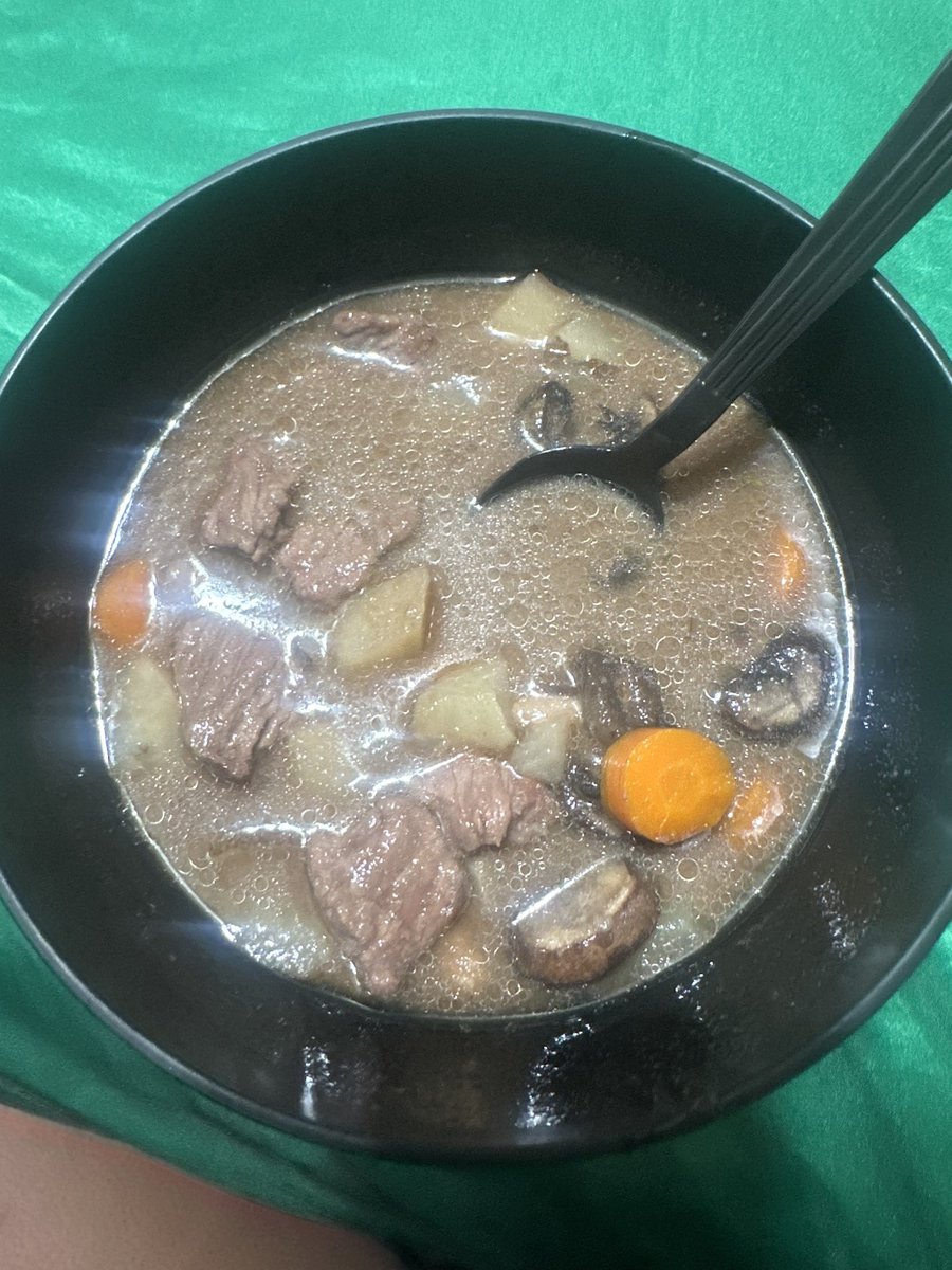 Cookies373's tweet image. Beef stew with no flavor 😭😭
