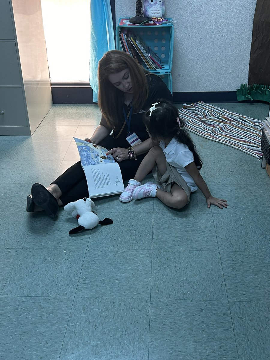 Veronica Hernandez (@vherna_) on Twitter photo Thank you for leading by example. Love to see her in action she will do anything for our kids. Even sit on the floor to bring some calm on the first day of school 📖 💕 <a href="/nadia_dlr/">Nadia De La Rosa</a> Thank you for leading by example. Love to see her in action she will do anything for our kids. Even sit on the floor to bring some calm on the first day of school 📖 💕 <a href="/nadia_dlr/">Nadia De La Rosa</a>